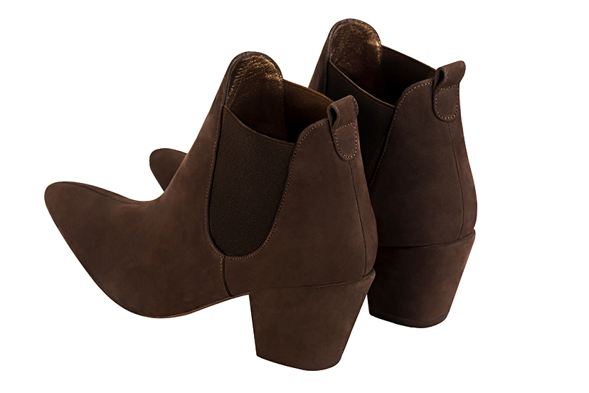 Bottines élégantes et raffinées avec des élastiques sur les côtés, coloris marron ébène. Bout effilé. Mi-haut à haut. Talon conique. Personnalisation : Choix des cuirs, des couleurs et des talons. Cou-de-pied sur mesure. - Florence KOOIJMAN