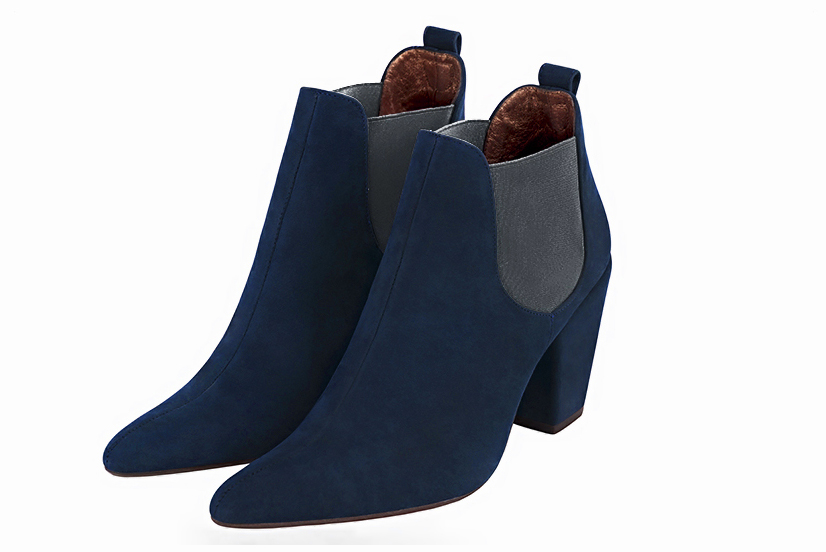 Bottines élégantes et raffinées avec des élastiques sur les côtés, coloris bleu marine et gris cendre. Bout effilé. Haut. Talon conique. Personnalisation : Choix des cuirs, des couleurs et des talons. Cou-de-pied sur mesure. - Florence KOOIJMAN