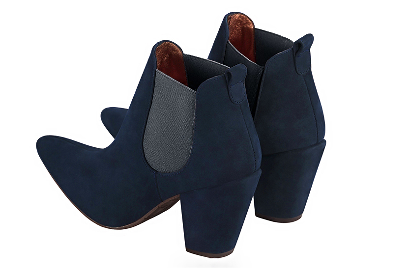 Bottines élégantes et raffinées avec des élastiques sur les côtés, coloris bleu marine et gris cendre. Bout effilé. Haut. Talon conique. Personnalisation : Choix des cuirs, des couleurs et des talons. Cou-de-pied sur mesure. - Florence KOOIJMAN