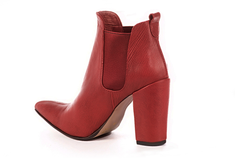 Boots femme : Boots élastiques sur les côtés couleur rouge coquelicot. Bout effilé. Talon très haut bottier. Vue arrière - Florence KOOIJMAN
