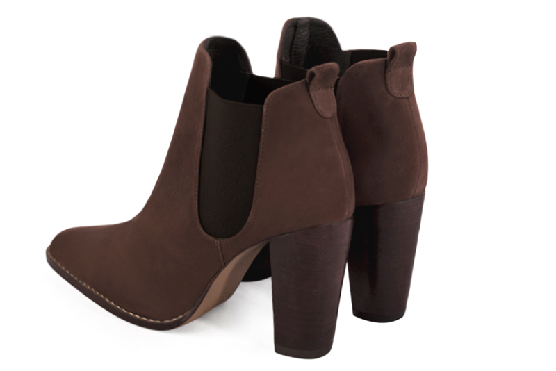 Bottines élégantes et raffinées avec des élastiques sur les côtés, coloris marron ébène. Bout carré. Haut. Talon bottier. Personnalisation : Choix des cuirs, des couleurs et des talons. Cou-de-pied sur mesure. - Florence KOOIJMAN