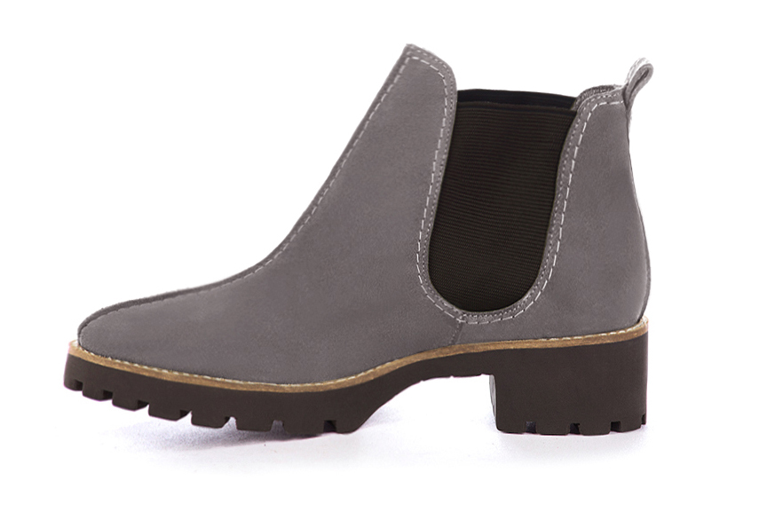Bottines élégantes et raffinées avec des élastiques sur les côtés, coloris gris galet et marron ébène. Bout rond. Semelle gomme mi-haut. Personnalisation : Choix des cuirs, des couleurs et des talons. Cou-de-pied sur mesure. - Florence KOOIJMAN