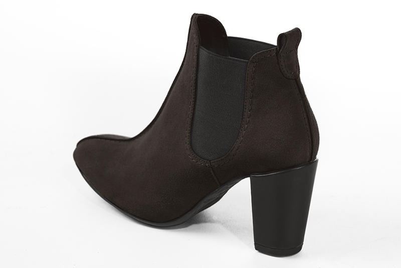 Bottines élégantes et raffinées avec des élastiques sur les côtés, coloris marron ébène. Bout rond. Haut. Talon bottier. Personnalisation : Choix des cuirs, des couleurs et des talons. Cou-de-pied sur mesure. - Florence KOOIJMAN