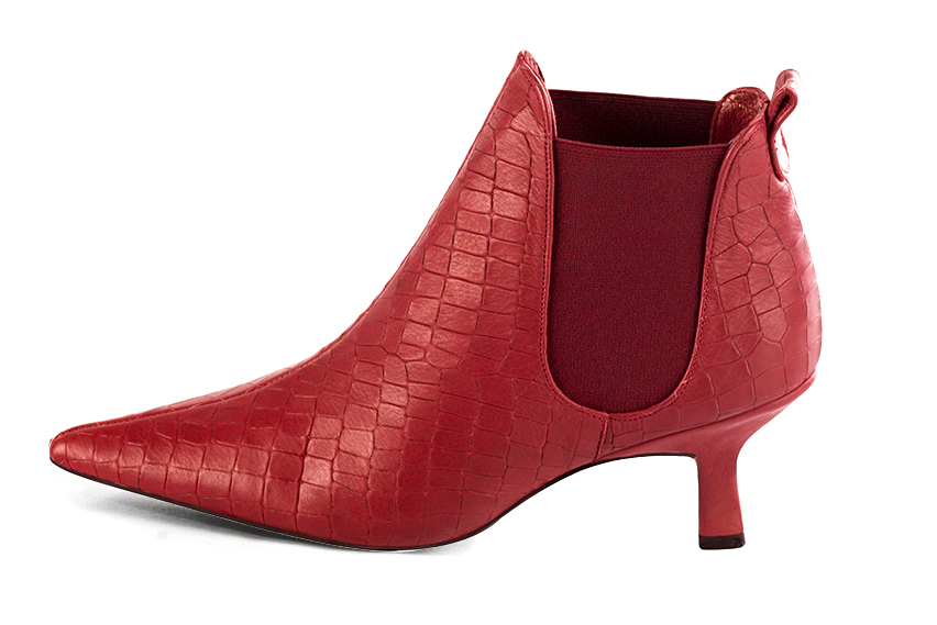 Boots femme : Boots élastiques sur les côtés couleur rouge coquelicot. Bout pointu. Talon mi-haut bobine. Vue de profil - Florence KOOIJMAN