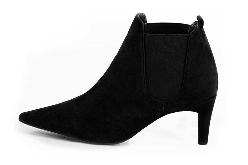 Boots femme : Boots élastiques sur les côtés couleur noir mat. Bout pointu. Talon mi-haut virgule. Vue de profil - Florence KOOIJMAN