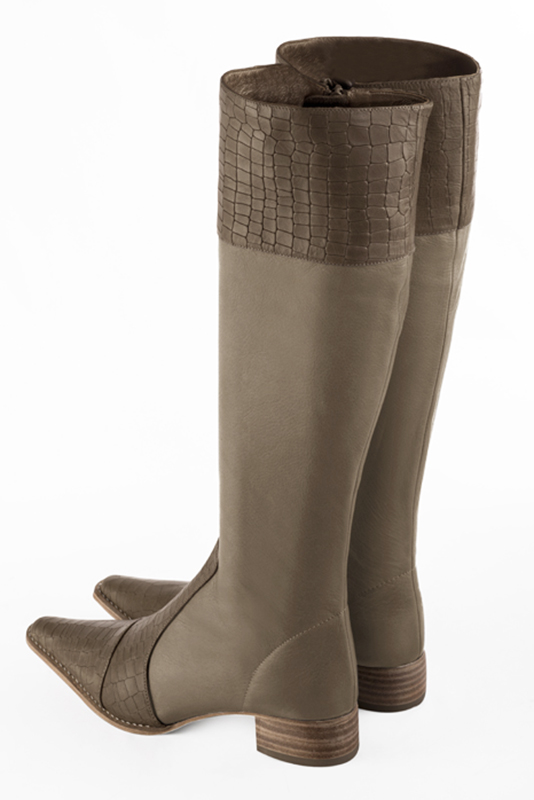Basket femme habillée :  couleur marron taupe. Semelle fine. Doublure cuir. Vue arrière - Florence KOOIJMAN