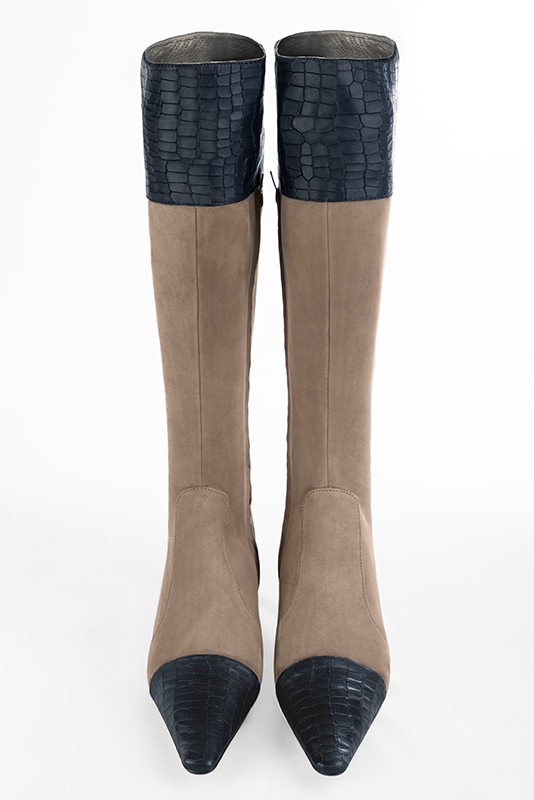 Bottes cavalière femme sur mesure bleu marine et beige biscuit. Bout effilé. Talon bottier de 5.5 cm - Vue du dessus