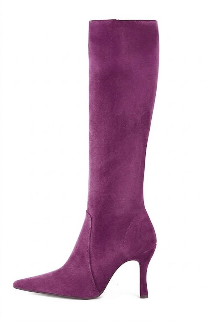 Bottes habillées femme sur mesure en cuir violet myrtille à talon bobine de 9.5 cm et bout pointu - Vue de profil