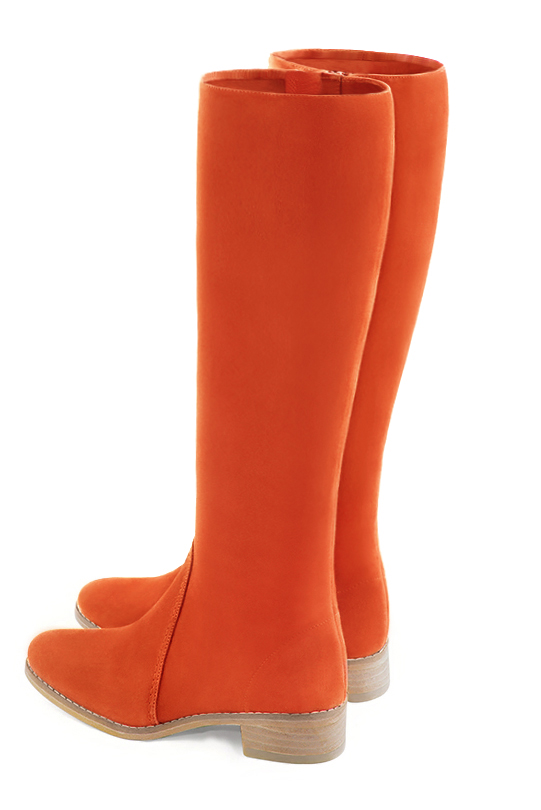 Botte femme : Bottes femme cavalières sur mesures couleur orange clémentine. Bout rond. Semelle cuir petit talon. Vue arrière - Florence KOOIJMAN