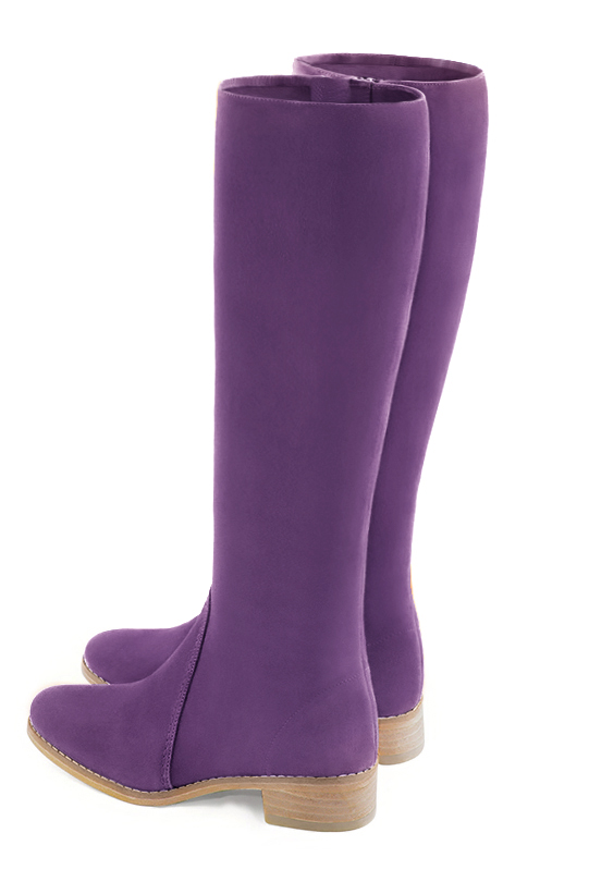 Botte femme : Bottes femme cavalières sur mesures couleur violet améthyste. Bout rond. Semelle cuir petit talon. Vue arrière - Florence KOOIJMAN