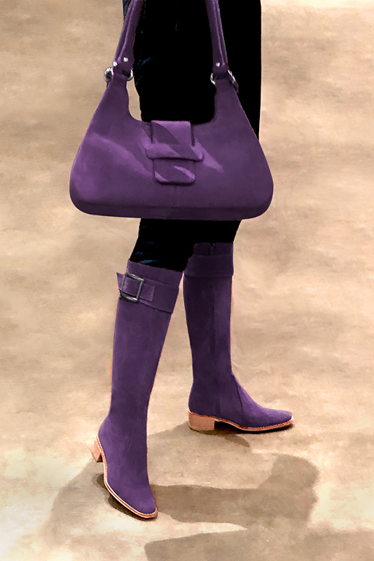 Bottes cavalière femme sur mesure violet améthyste. Bout rond. Semelle en cuir de 4.5 cm - Vue du dessus