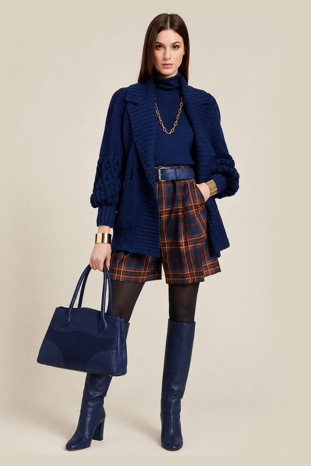 Bottes intemporelles sur mesure pour femme en cuir bleu marine avec bout rond et talon bottier de 8.5 cm - Vue du dessus