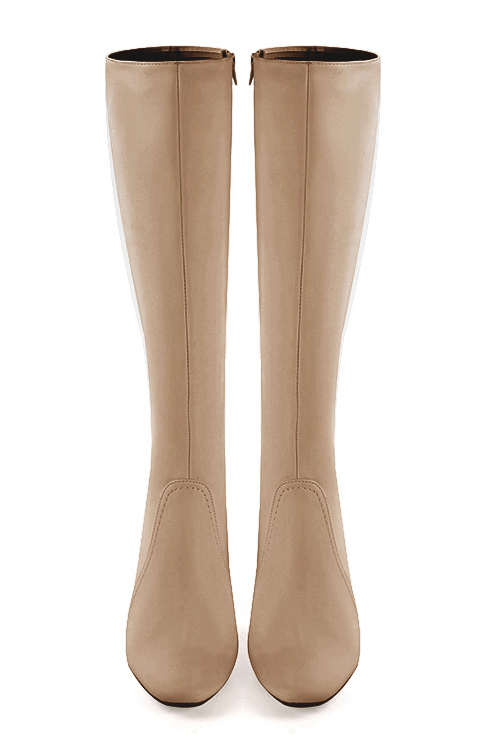 Botte femme : Bottes femme féminines sur mesures couleur beige sahara. Bout rond. Talon haut bottier. Vue du dessus - Florence KOOIJMAN