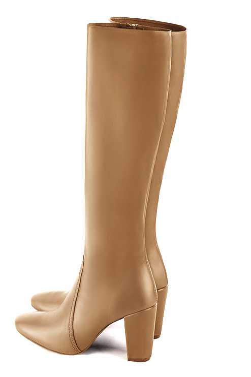 Bottes féminines élégantes et raffinées, réalisées sur mesure, coloris beige camel. Bout rond. Haut. Talon bottier. Mollets fins ou larges. Personnalisation : Choix des cuirs, des couleurs et des talons. - Florence KOOIJMAN
