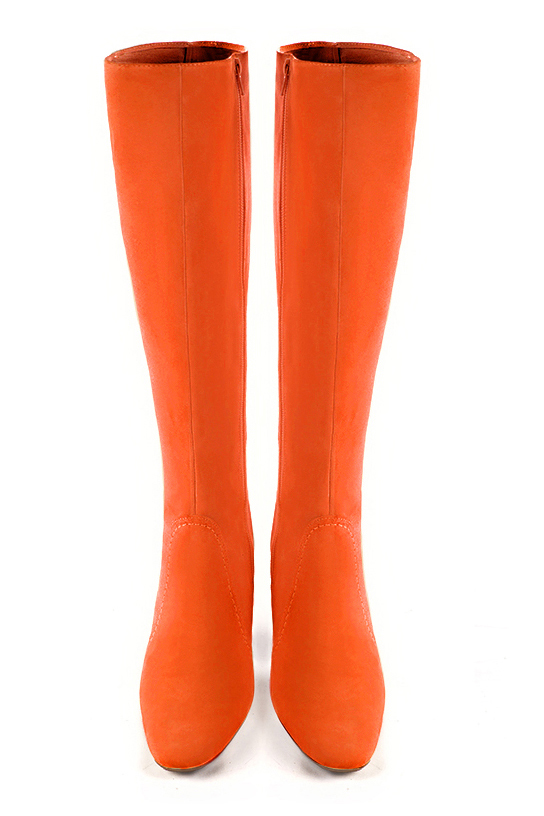 Botte femme : Bottes femme féminines sur mesures couleur orange clémentine. Bout rond. Talon haut bottier. Vue du dessus - Florence KOOIJMAN