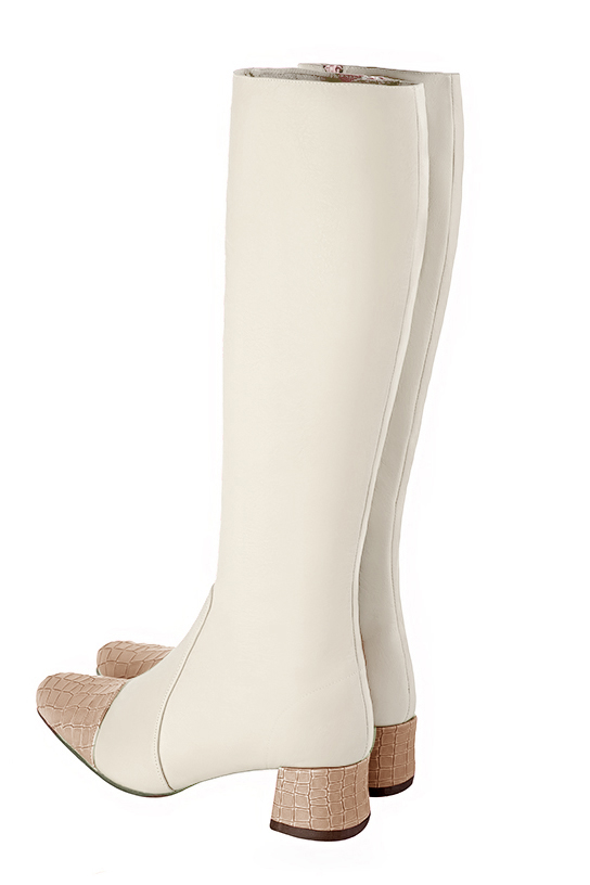 Botte femme : Bottes femme féminines sur mesures couleur beige sahara et blanc cassé. Bout rond. Petit talon évasé. Vue arrière - Florence KOOIJMAN