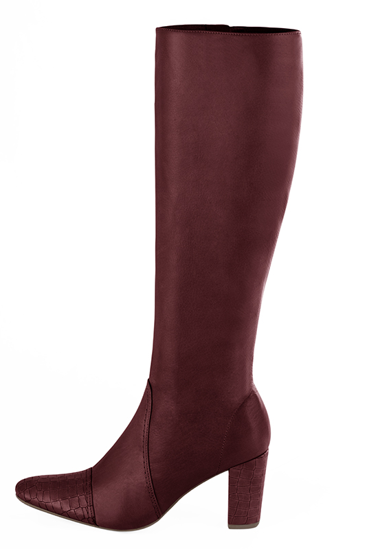 Bottes femme cavalières élégantes et raffinées, réalisées sur mesure, coloris rouge bordeaux. Bout rond. Haut. Talon bottier. Mollets fins ou larges. Personnalisation : Choix des cuirs, des couleurs et des talons. - Florence KOOIJMAN