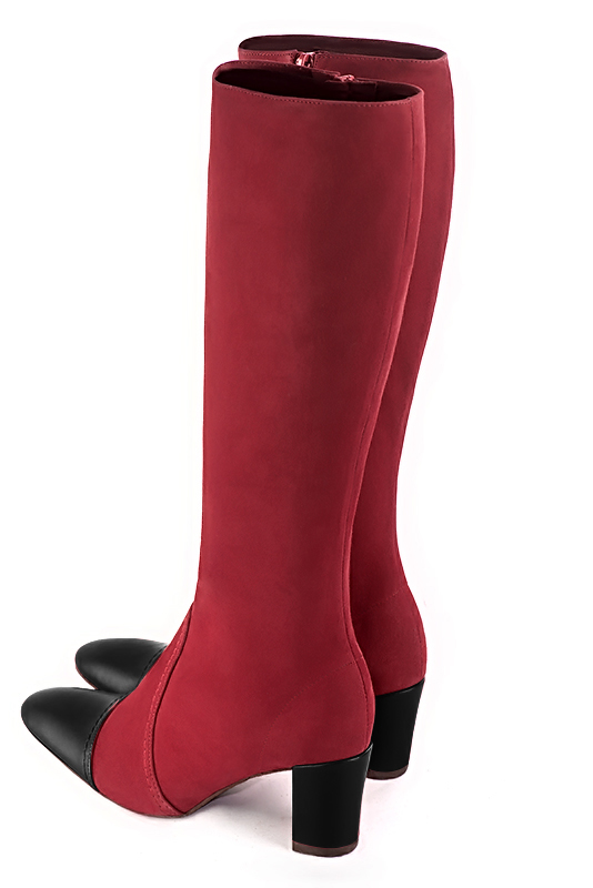 Bottes femme cavalières élégantes et raffinées, réalisées sur mesure, coloris noir et rouge carmin. Bout rond. Talon mi-haut bottier. Mollets fins ou larges. Personnalisation : Choix des cuirs, des couleurs et des talons. - Florence KOOIJMAN