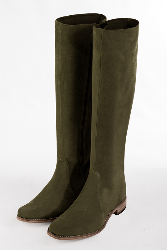 Bottes femme cavalières élégantes et raffinées, réalisées sur mesure, coloris vert kaki. Bout rond. Semelle cuir talon plat. Mollets fins ou larges. Personnalisation : Choix des cuirs, des couleurs et des talons. - Florence KOOIJMAN