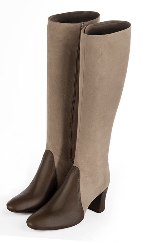 Bottes femme cavalières élégantes et raffinées, réalisées sur mesure, coloris marron ébène et beige sahara. Bout rond. Talon mi-haut bottier. Mollets fins ou larges. Personnalisation : Choix des cuirs, des couleurs et des talons. - Florence KOOIJMAN