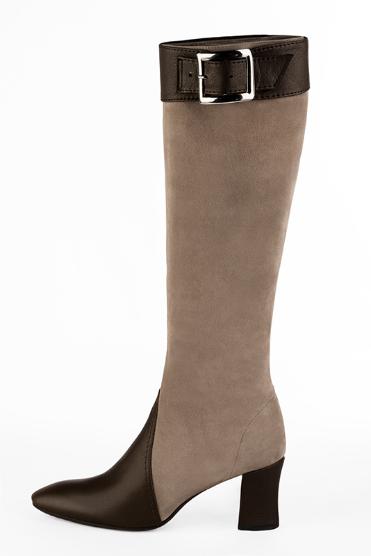 Bottes femme cavalières élégantes et raffinées, réalisées sur mesure, coloris marron ébène et beige sahara. Bout rond. Talon mi-haut bottier. Mollets fins ou larges. Personnalisation : Choix des cuirs, des couleurs et des talons. - Florence KOOIJMAN