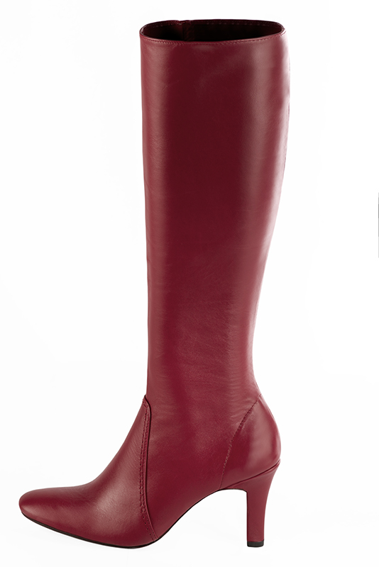 Bottes femme cavalières élégantes et raffinées, réalisées sur mesure, coloris rouge carmin. Bout rond. Talon haut trotteur. Mollets fins ou larges. Personnalisation : Choix des cuirs, des couleurs et des talons. - Florence KOOIJMAN