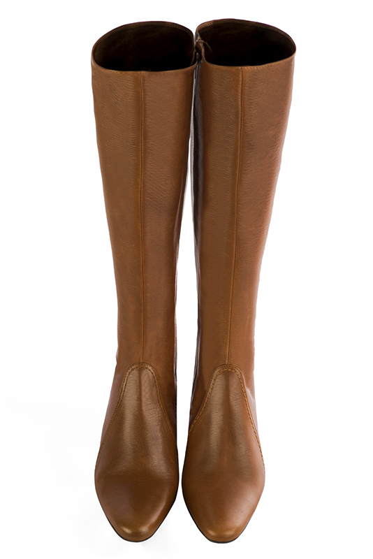 Botte femme : Bottes femme féminines sur mesures couleur marron caramel. Bout rond. Petit talon évasé. Vue du dessus - Florence KOOIJMAN