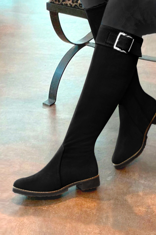 Botte femme : Bottes femme cavalières sur mesures couleur noir mat. Bout rond. Semelle gomme talon plat. Vue arrière - Florence KOOIJMAN