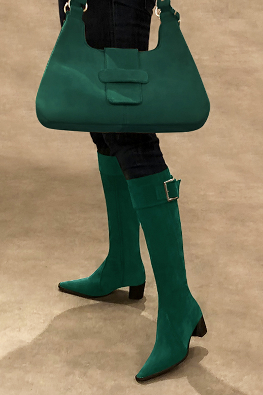 Botte femme : Bottes femme féminines sur mesures couleur vert bouteille. Bout effilé. Talon mi-haut bottier. Vue avant - Florence KOOIJMAN