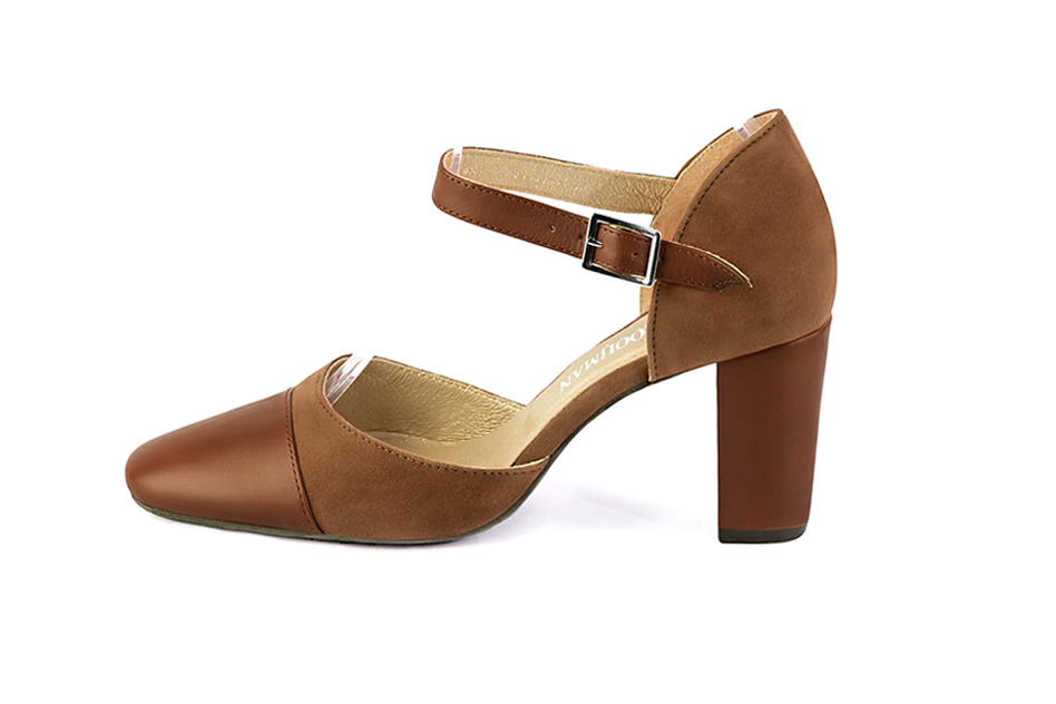 Chaussures bride cou-de-pied femme ouvertes sur les côtés marron caramel. Bout rond. Talon bottier de 8.5 cm - Vue de profil