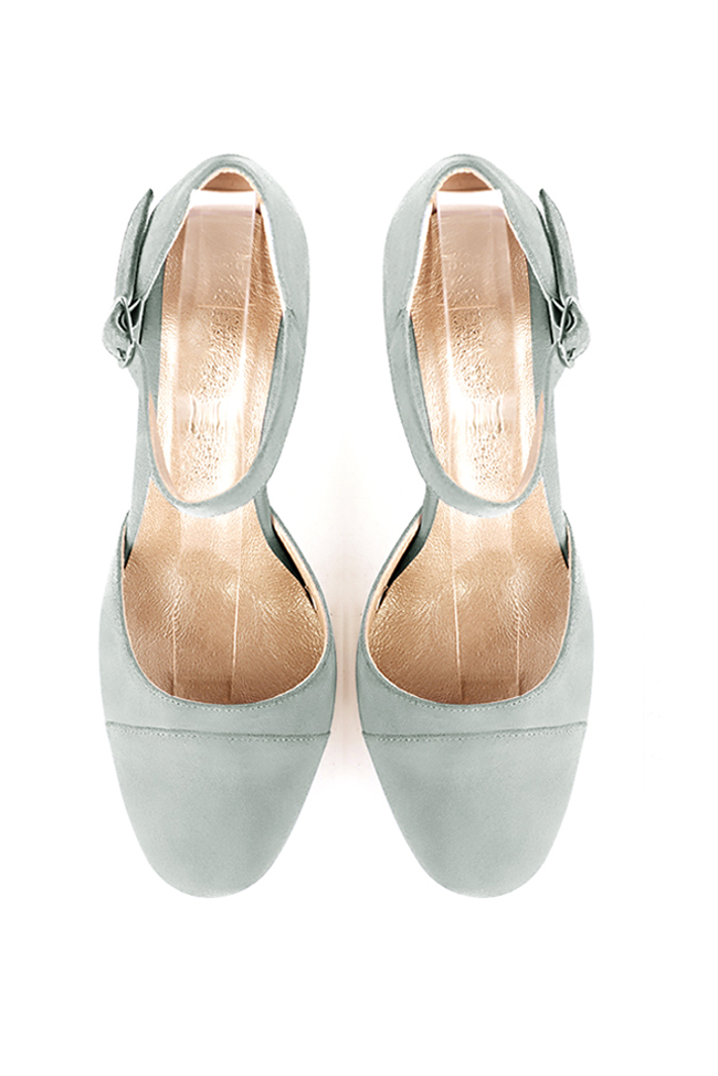 Chaussures bride cou-de-pied femme ouvertes sur les côtés bleu lagon. Bout rond. Talon bottier de 8.5 cm - Vue du dessus