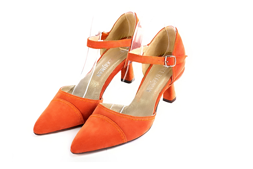 Chaussures bride cou-de-pied femme ouvertes sur les côtés orange clémentine. Bout effilé. Talon bobine de 6 cm - Vue avant