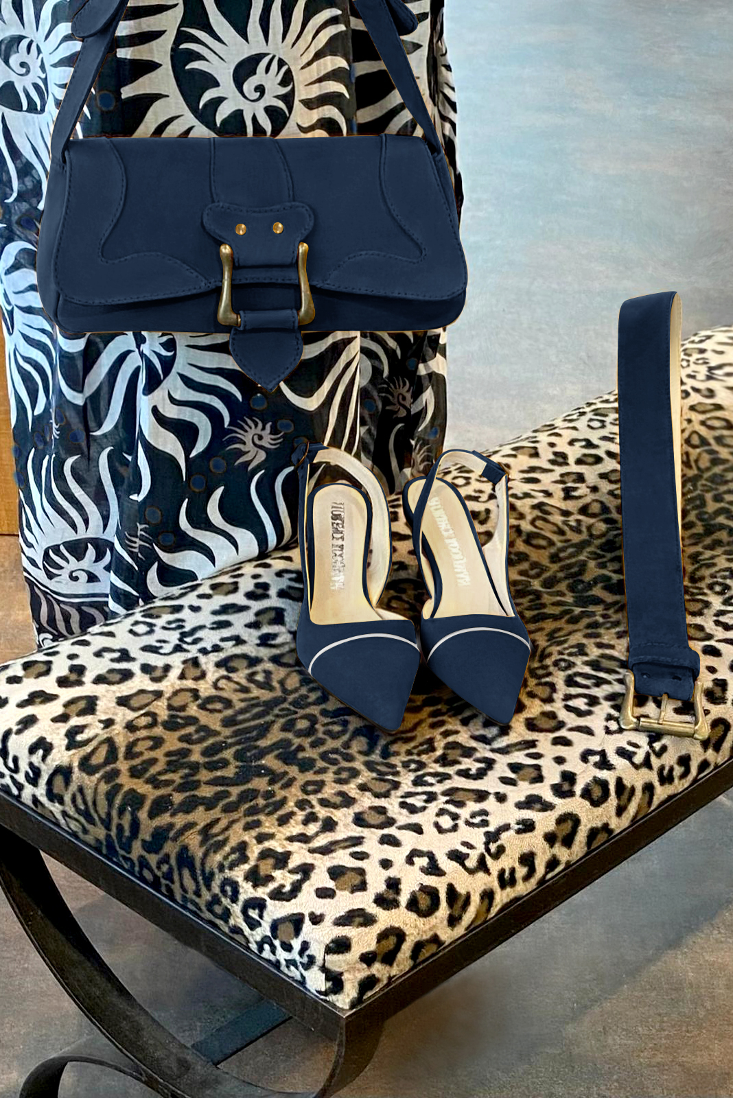 Petit sac baguette habillé femme en cuir bleu marine - Vue du dessus