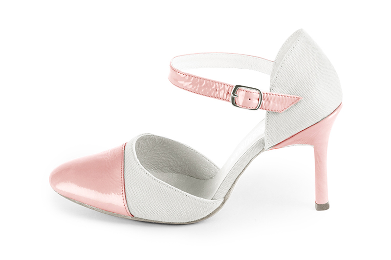 Chaussure femme à brides : Chaussure côtés ouverts bride cou-de-pied couleur rose pâle et blanc pur. Bout rond. Talon très haut fin. Vue de profil - Florence KOOIJMAN
