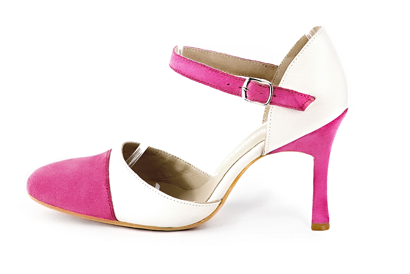 Chaussure femme à brides : Chaussure côtés ouverts bride cou-de-pied couleur rose fuchsia et blanc cassé. Bout rond. Talon très haut fin. Vue de profil - Florence KOOIJMAN