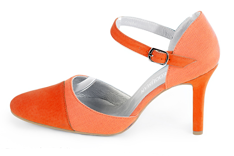 Chaussure femme à brides : Chaussure côtés ouverts bride cou-de-pied couleur orange clémentine. Bout rond. Talon très haut fin. Vue de profil - Florence KOOIJMAN