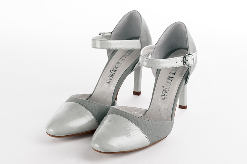 Chaussure femme à brides : Chaussure côtés ouverts bride cou-de-pied couleur gris perle. Bout rond. Talon très haut fin Vue avant - Florence KOOIJMAN