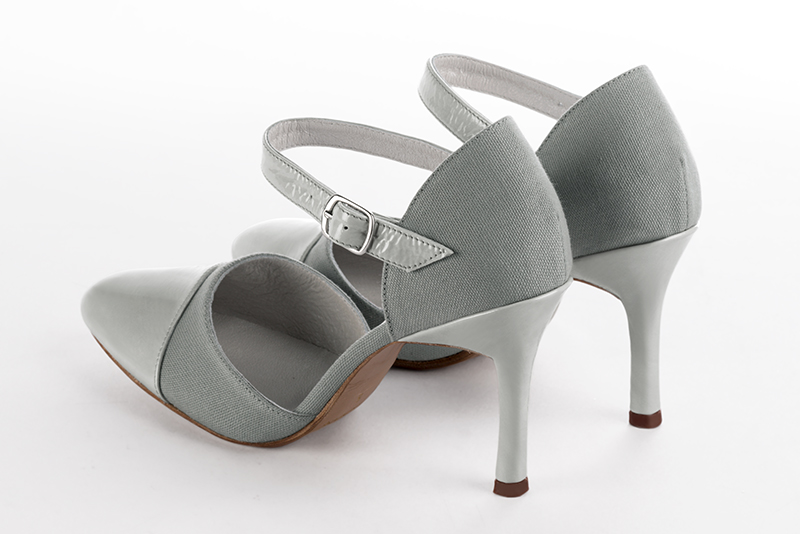 Chaussure femme à brides : Chaussure côtés ouverts bride cou-de-pied couleur gris perle. Bout rond. Talon très haut fin. Vue arrière - Florence KOOIJMAN