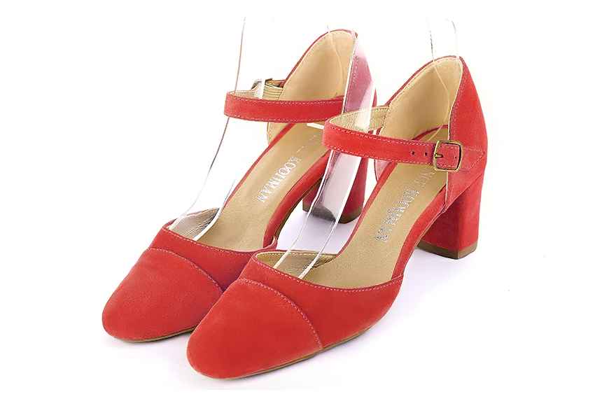 Chaussures habillées, élégantes et raffinées, ouvertes sur les côtés, avec une bride sur le cou-de-pied, coloris rouge coquelicot. Bout rond. Mi-haut à haut. Talon bottier. Cérémonie, soirée, cocktail, évènementiel. Personnalisation : Choix des cuirs, 
                des couleurs et des talons. Petites et grandes pointures. - Florence KOOIJMAN