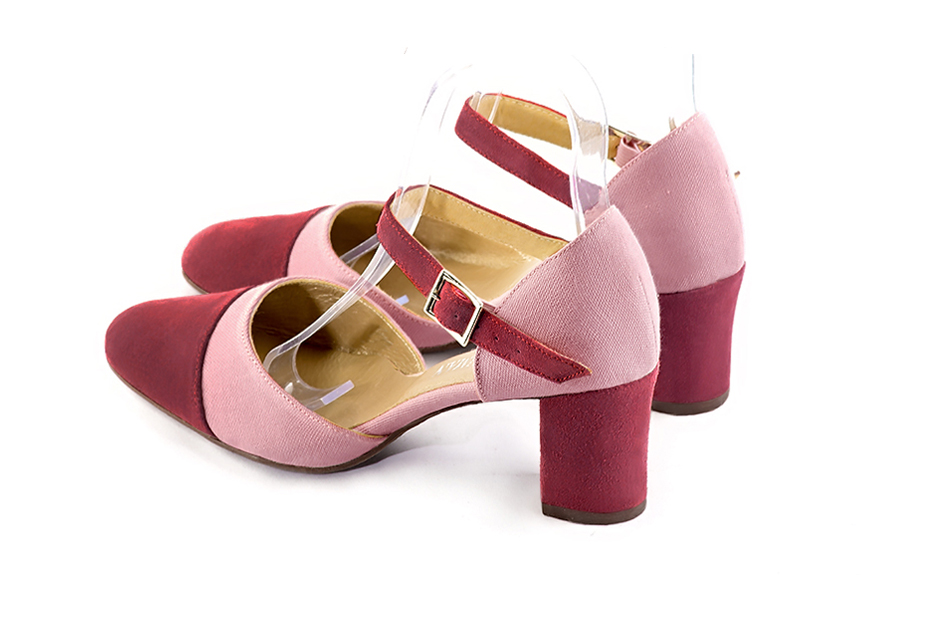 Chaussures bride cou-de-pied femme ouvertes sur les côtés rouge framboise et vieux rose. Bout rond. Talon bottier de 6.5 cm - Vue arrière