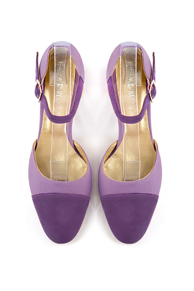 Chaussures bride cou-de-pied femme ouvertes sur les côtés violet améthyste. Bout rond. Talon bottier de 6.5 cm - Vue du dessus