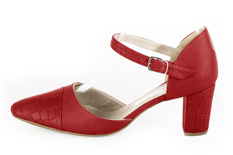 Chaussure femme à brides : Chaussure côtés ouverts bride cou-de-pied couleur rouge coquelicot. Bout rond. Talon mi-haut bottier. Vue de profil - Florence KOOIJMAN
