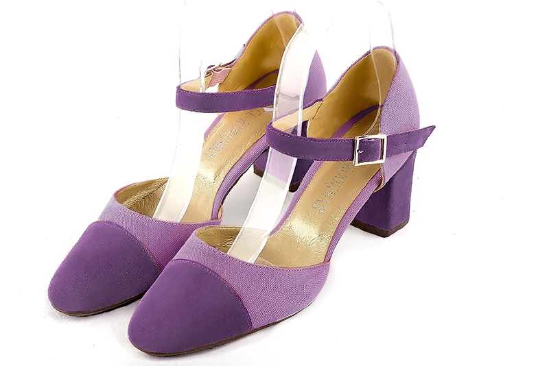 Chaussure femme à brides : Chaussure côtés ouverts bride cou-de-pied couleur violet améthyste. Bout rond. Talon mi-haut bottier Vue avant - Florence KOOIJMAN