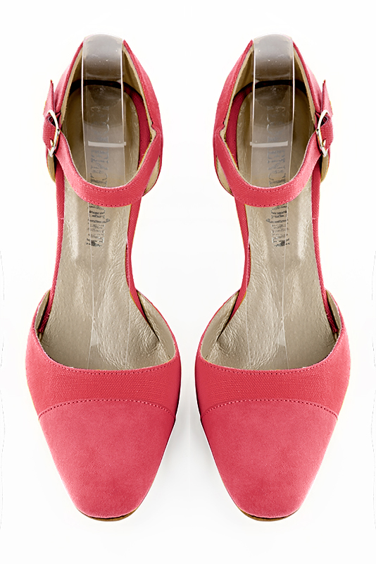 Chaussure femme à brides : Chaussure côtés ouverts bride cou-de-pied couleur rose camélia. Bout rond. Talon haut trotteur. Vue du dessus - Florence KOOIJMAN