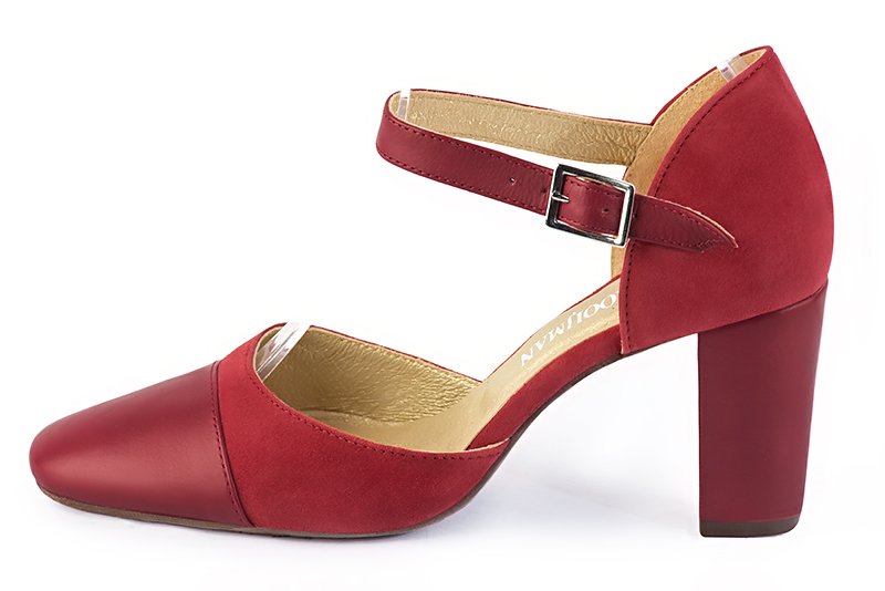 Chaussure femme à brides : Chaussure côtés ouverts bride cou-de-pied couleur rouge carmin. Bout rond. Talon haut bottier. Vue de profil - Florence KOOIJMAN
