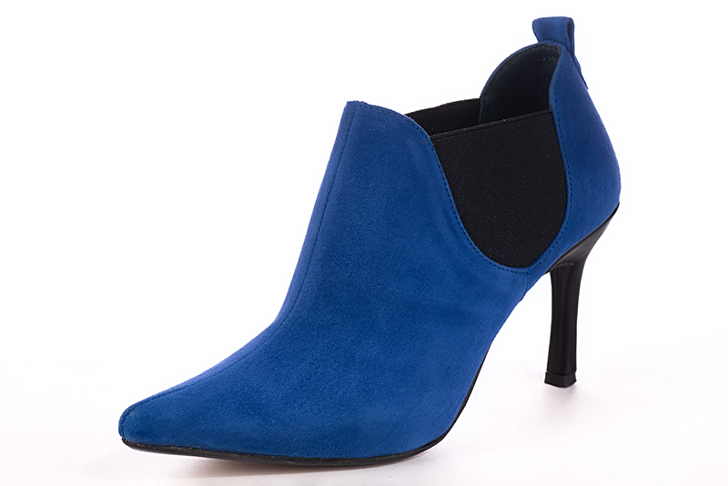 Boots élégantes et raffinées avec des boucles sur le côté, coloris bleu électrique et noir. Bout pointu. Talon très haut fin. Personnalisation : Choix des cuirs, des couleurs et des talons. Cou-de-pied sur mesure. - Florence KOOIJMAN