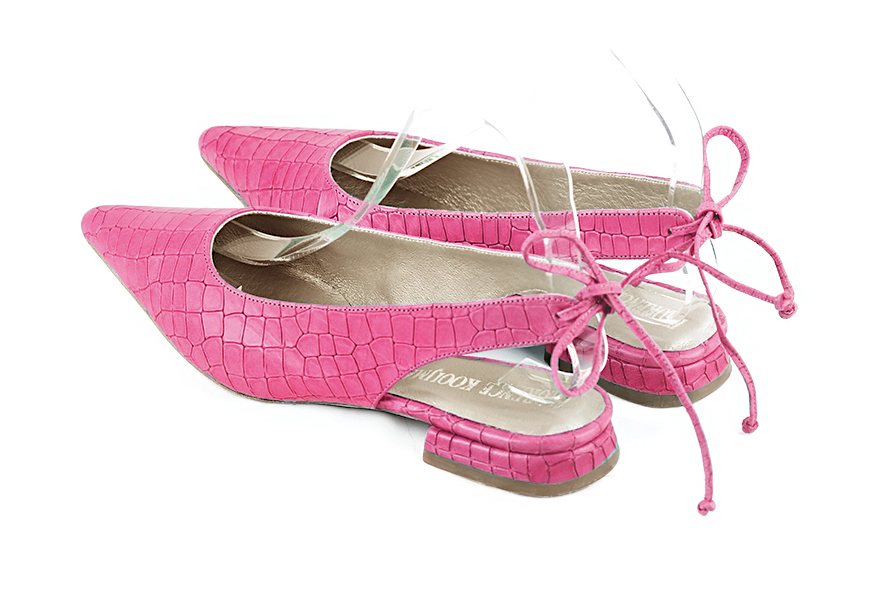 Escarpins bride arrière rose fuchsia. Bout pointu. Talon évasé plat - Vue arrière