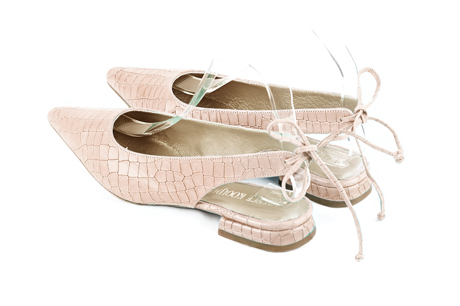 Escarpins bride arrière rose poudré. Bout pointu. Talon évasé plat - Vue arrière