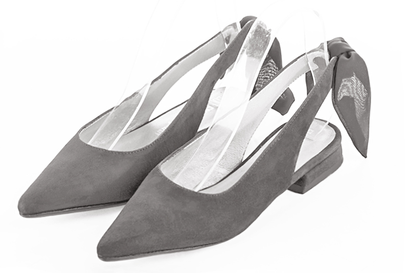 Chaussure femme à brides :  couleur gris galet. Bout pointu. Talon plat bottier Vue avant - Florence KOOIJMAN