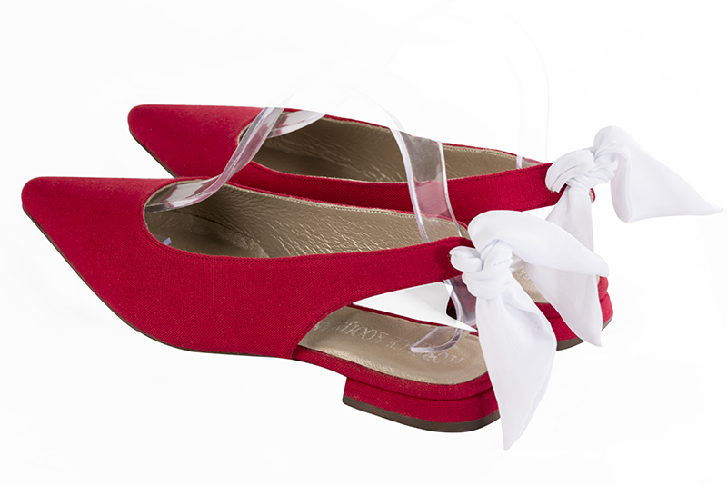 Chaussure femme à brides :  couleur rouge framboise. Bout pointu. Talon plat bottier. Vue arrière - Florence KOOIJMAN